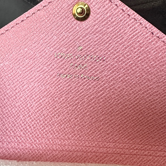 Authentic Louis Vuitton 2023 Christmas animation kirigami (medium) - Picture 6 of 7